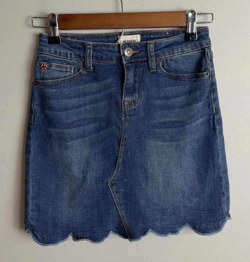 Hudson Jeans Denim Skirt Size 12 Medium Wash Scalloped Hem Women’s